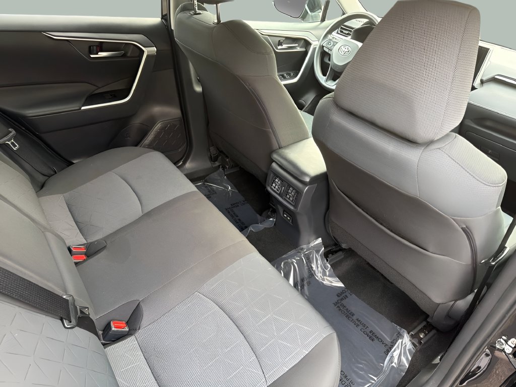 Used 2025 Toyota RAV4 XLE AWD/4WD image 15