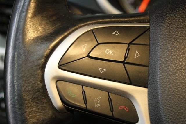 Used 2016 Jeep Cherokee Trailhawk w/ Cold Weather Group image 19