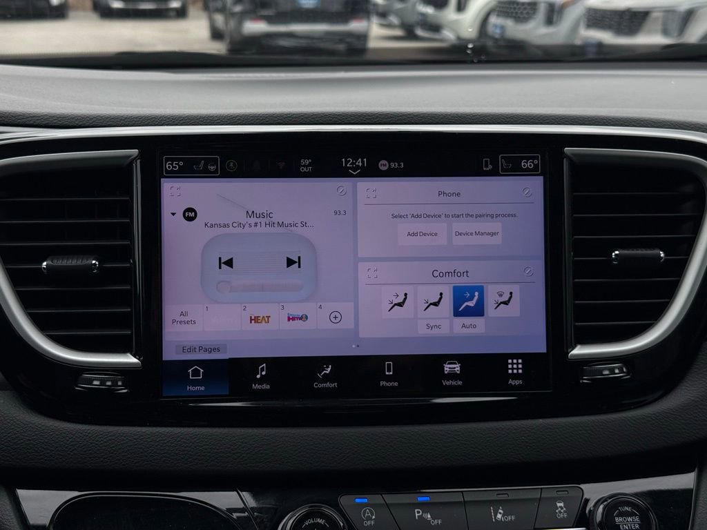 Used 2025 Chrysler Pacifica Select FWD image 33