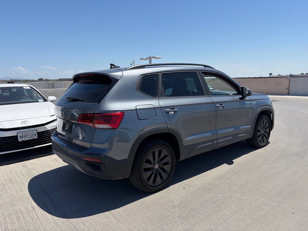 Used 2022 Volkswagen Taos S FWD image 2
