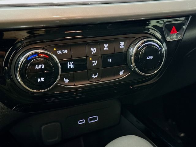 Used 2024 Chevrolet Trax LT w/ Driver Confidence Package image 17