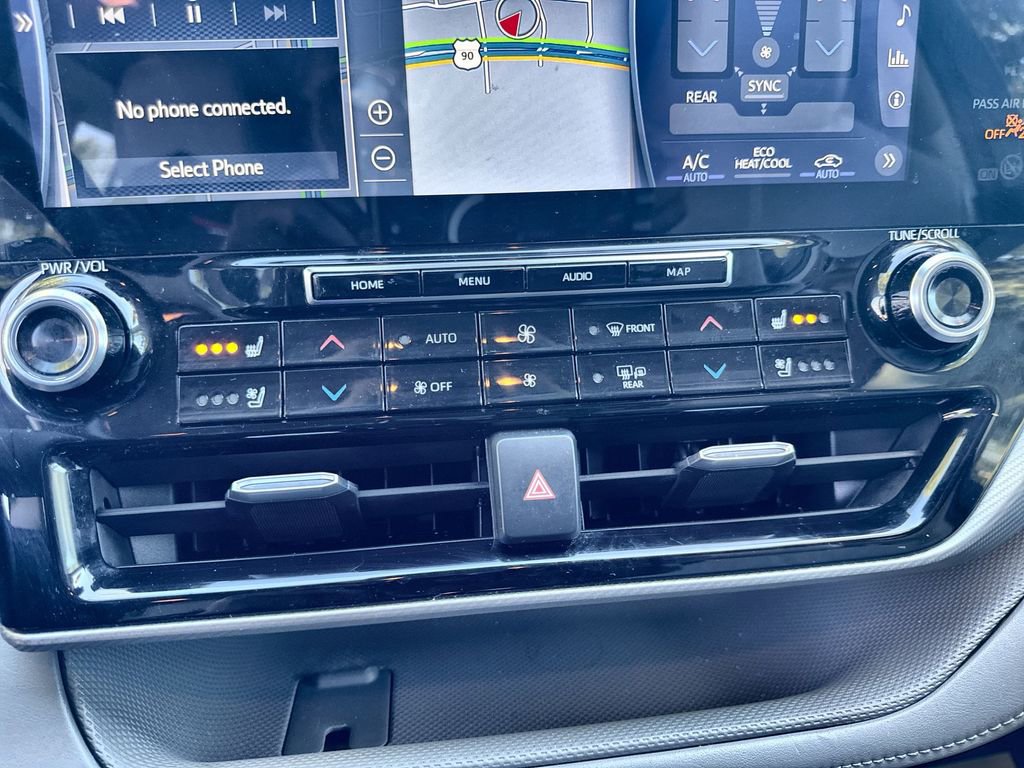 Used 2021 Toyota Highlander Platinum image 27