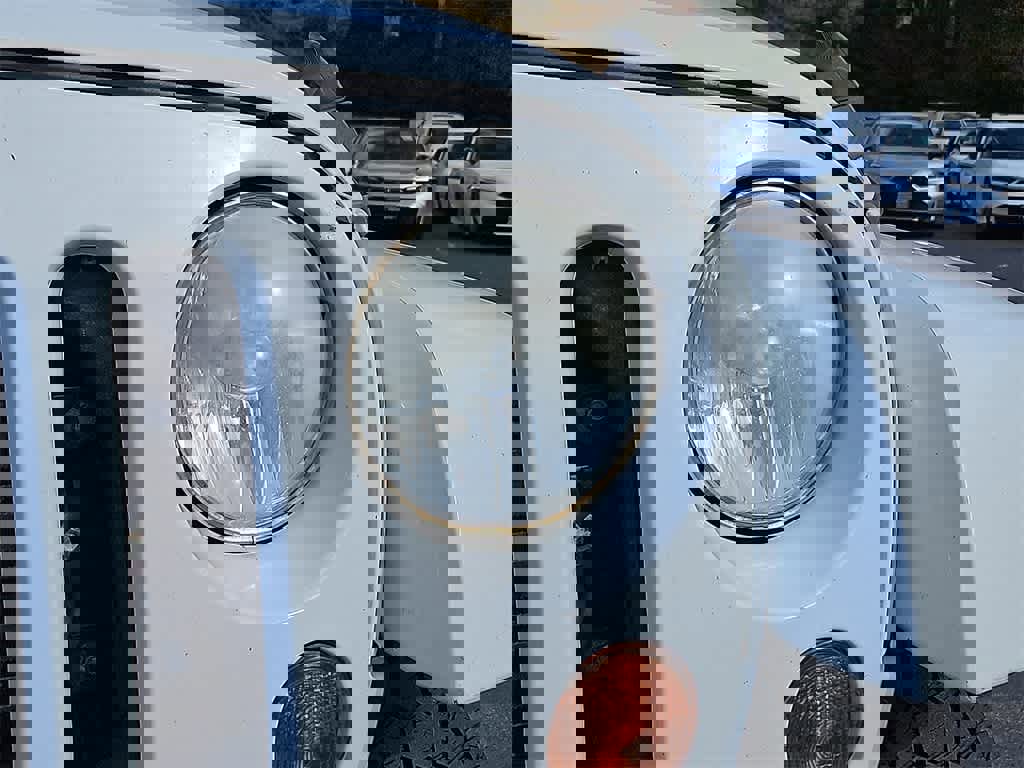 Used 2013 Jeep Wrangler Unlimited Sahara w/ Dual Top Group image 9