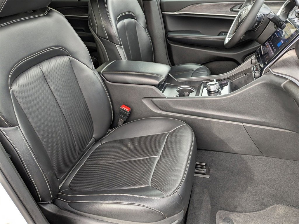 Used 2024 Jeep Grand Cherokee L Limited w/ Luxury Tech Group II image 38