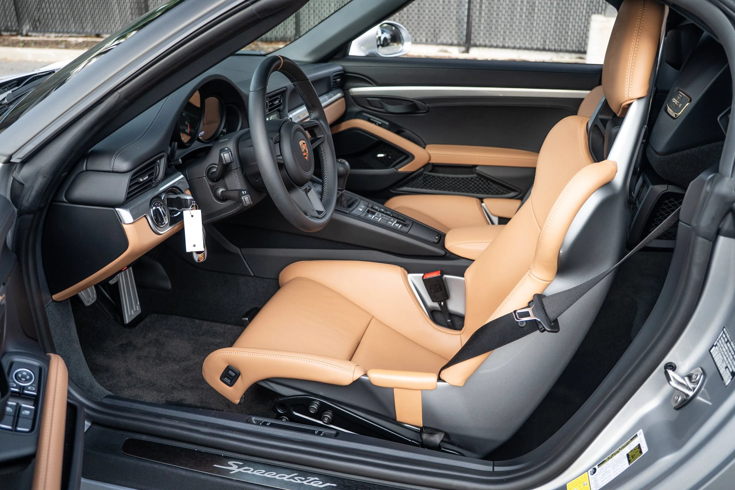 Used 2019 Porsche 911 Speedster RWD image 42