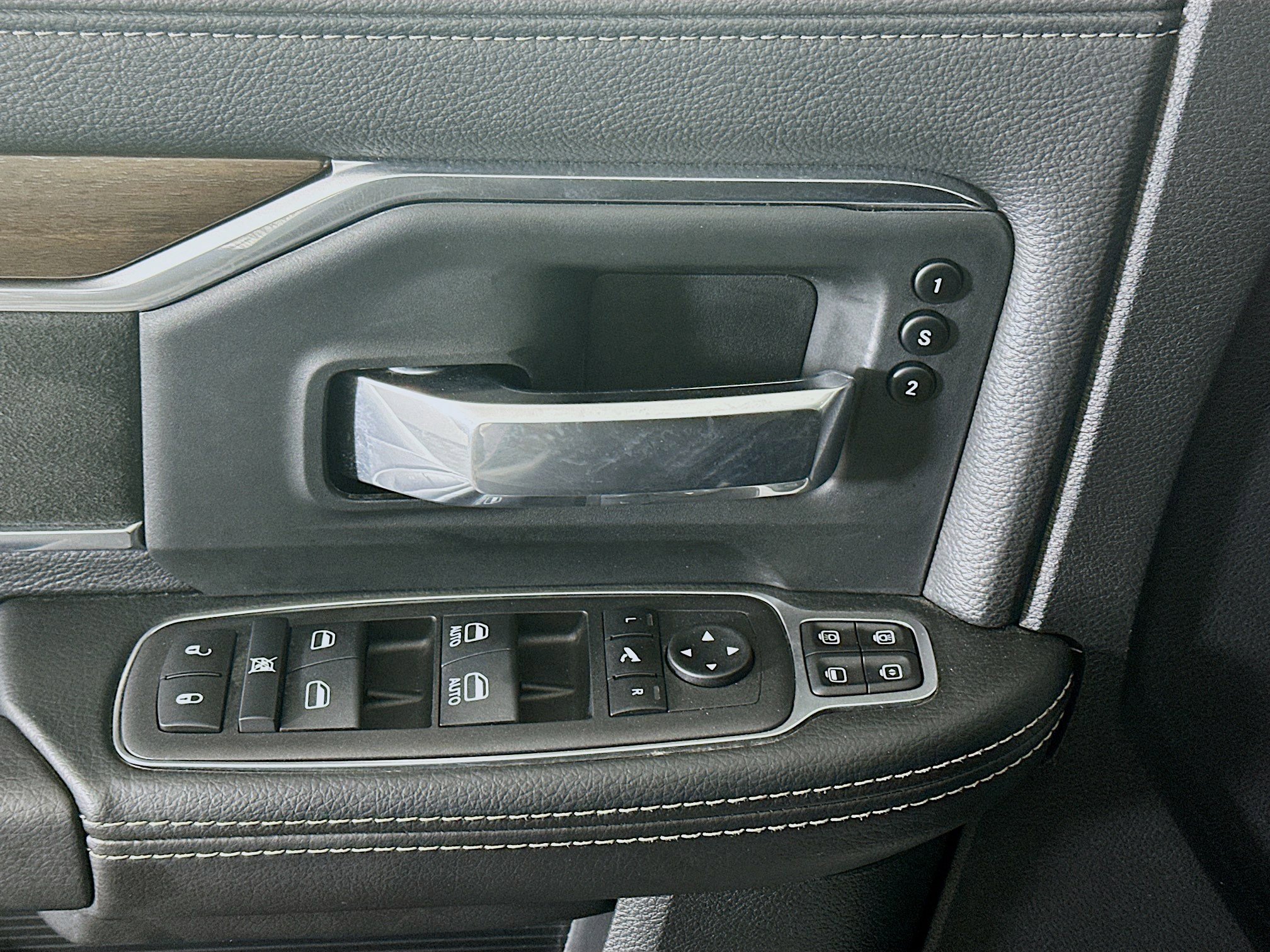 Used 2024 RAM 2500 Laramie w/ Safety Group image 15