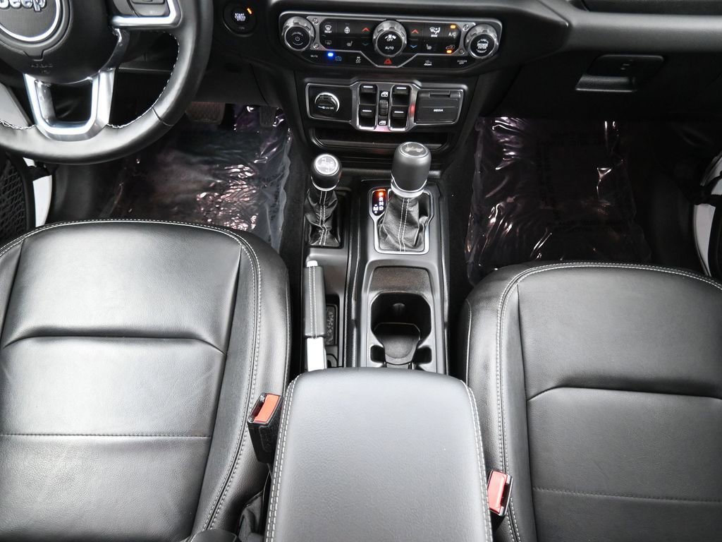 Used 2021 Jeep Wrangler Unlimited Sahara w/ Cold Weather Group image 31