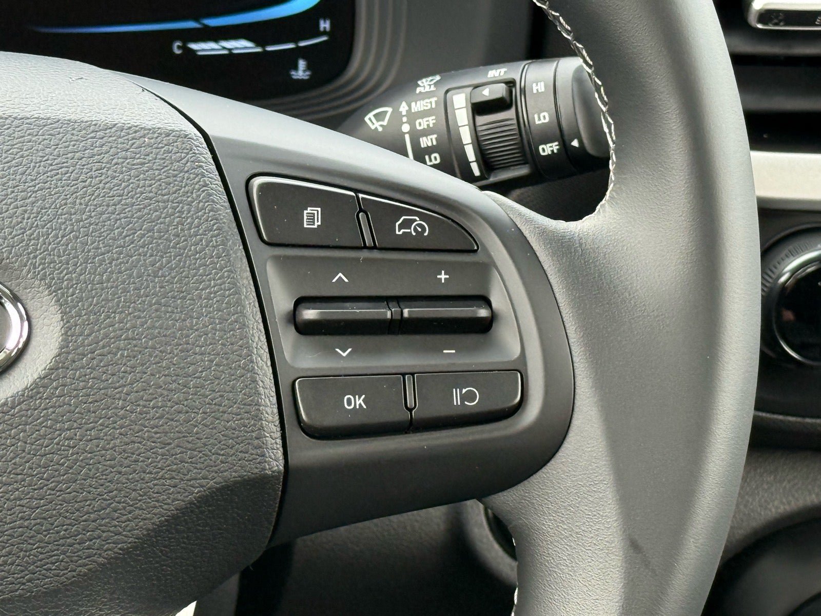 New 2026 Hyundai Venue SEL FWD image 19