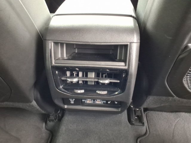 Used 2023 Jeep Grand Cherokee Limited AWD/4WD image 14