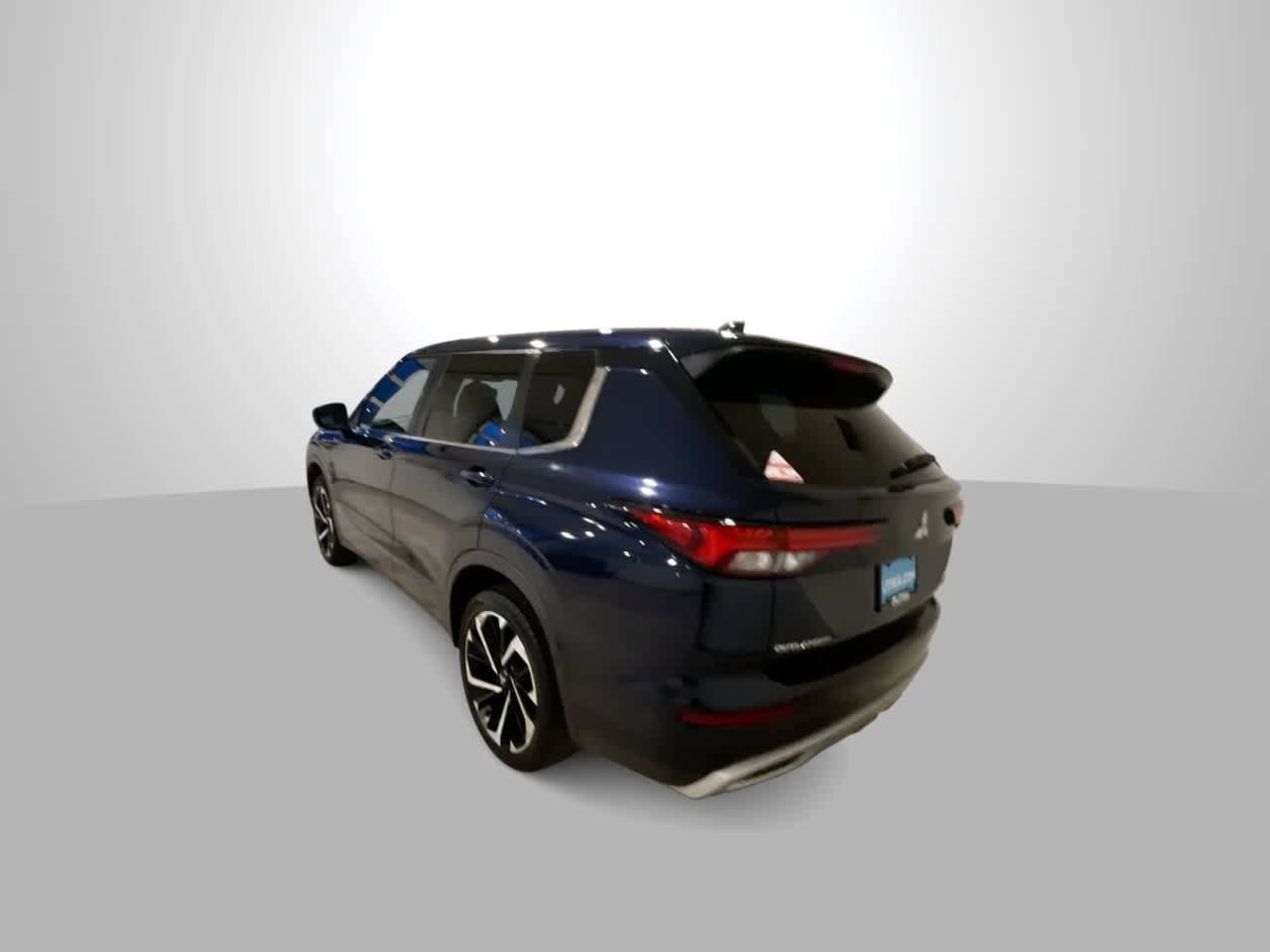 Used 2023 Mitsubishi Outlander SE AWD/4WD image 6