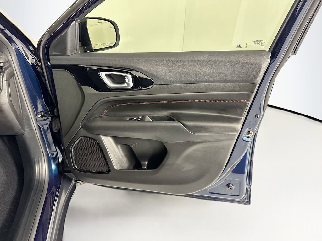 Used 2024 Jeep Compass Trailhawk AWD/4WD image 25