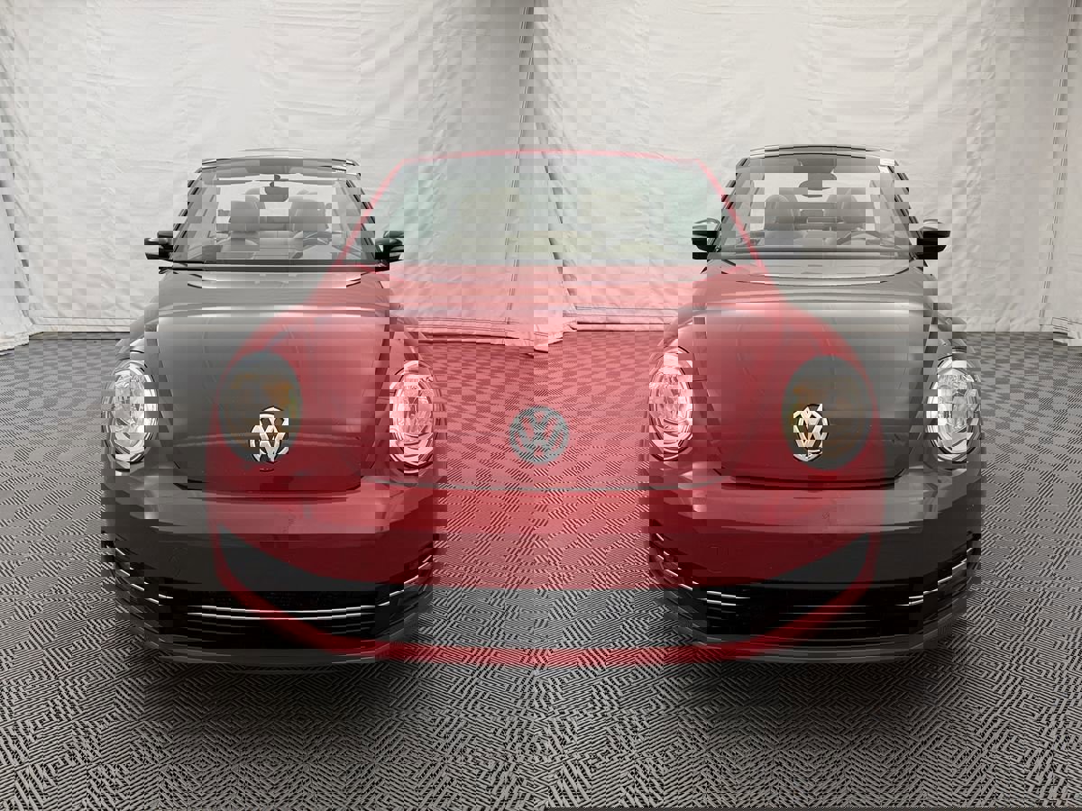 Used 2013 Volkswagen Beetle 2.0T image 2