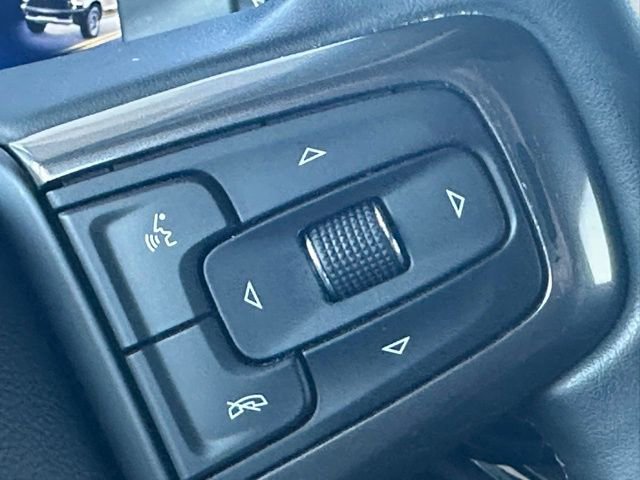 Used 2023 Chevrolet Silverado 1500 ZR2 w/ Technology Package image 38