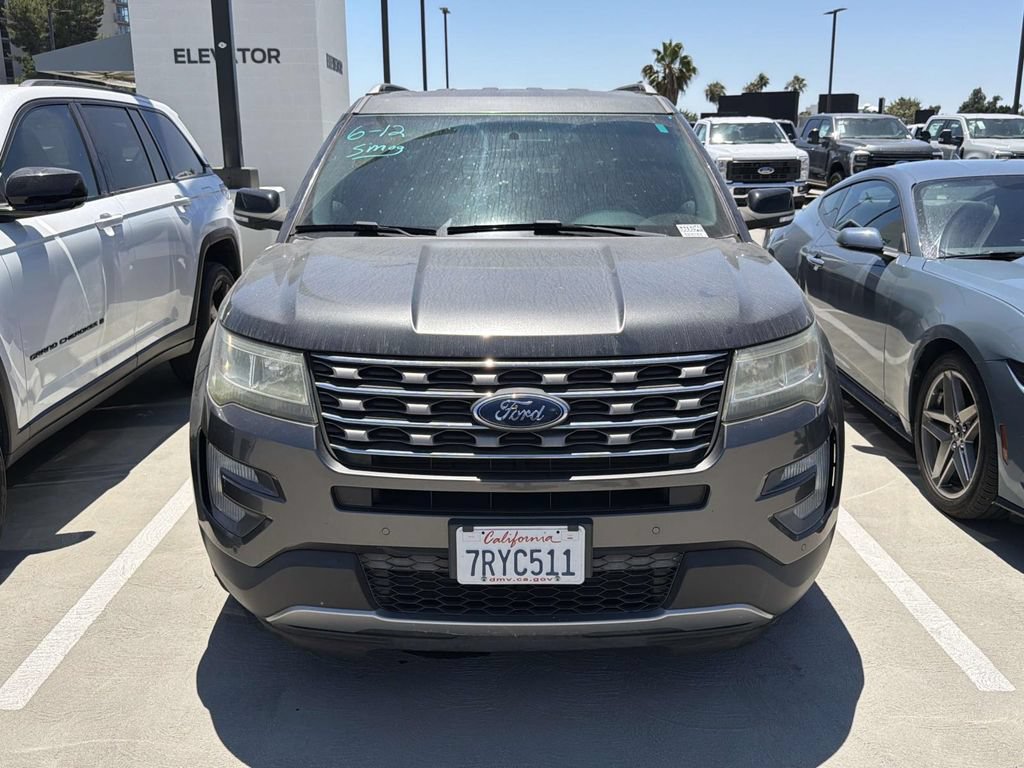 Used 2016 Ford Explorer XLT w/ Equipment Group 202A FWD image 17
