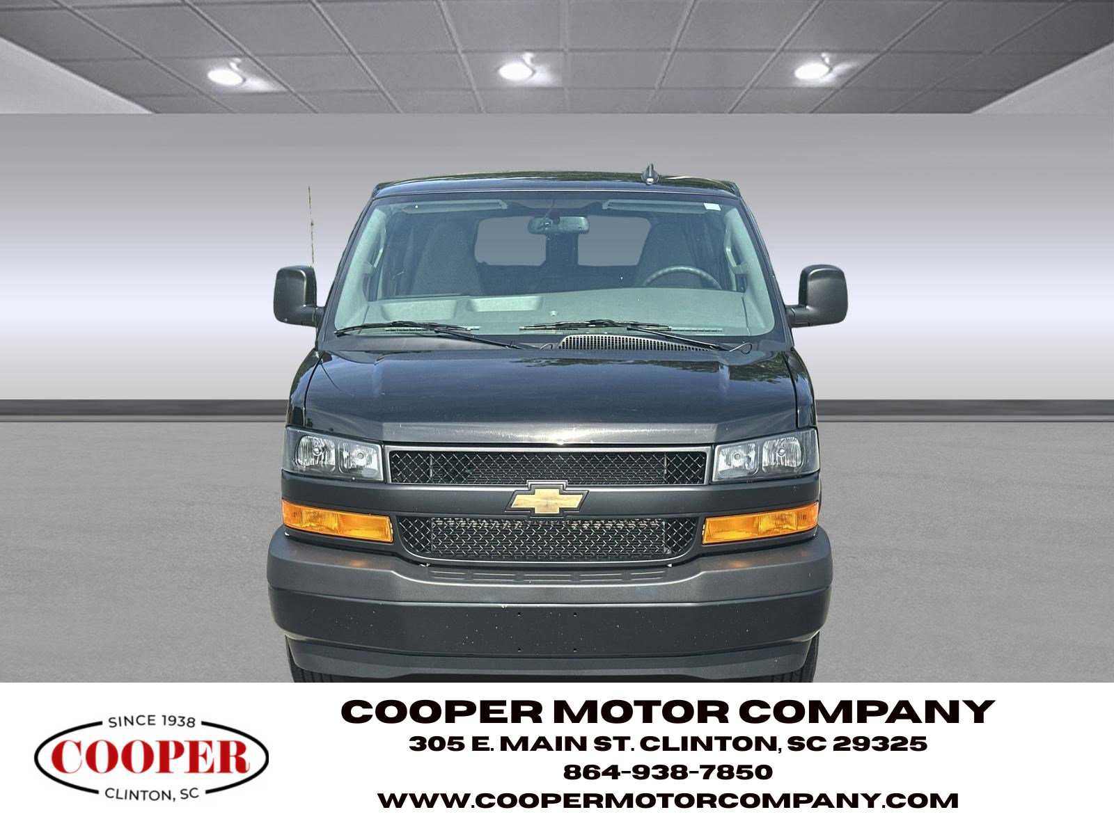 Used 2025 Chevrolet Express 3500 LS RWD image 8