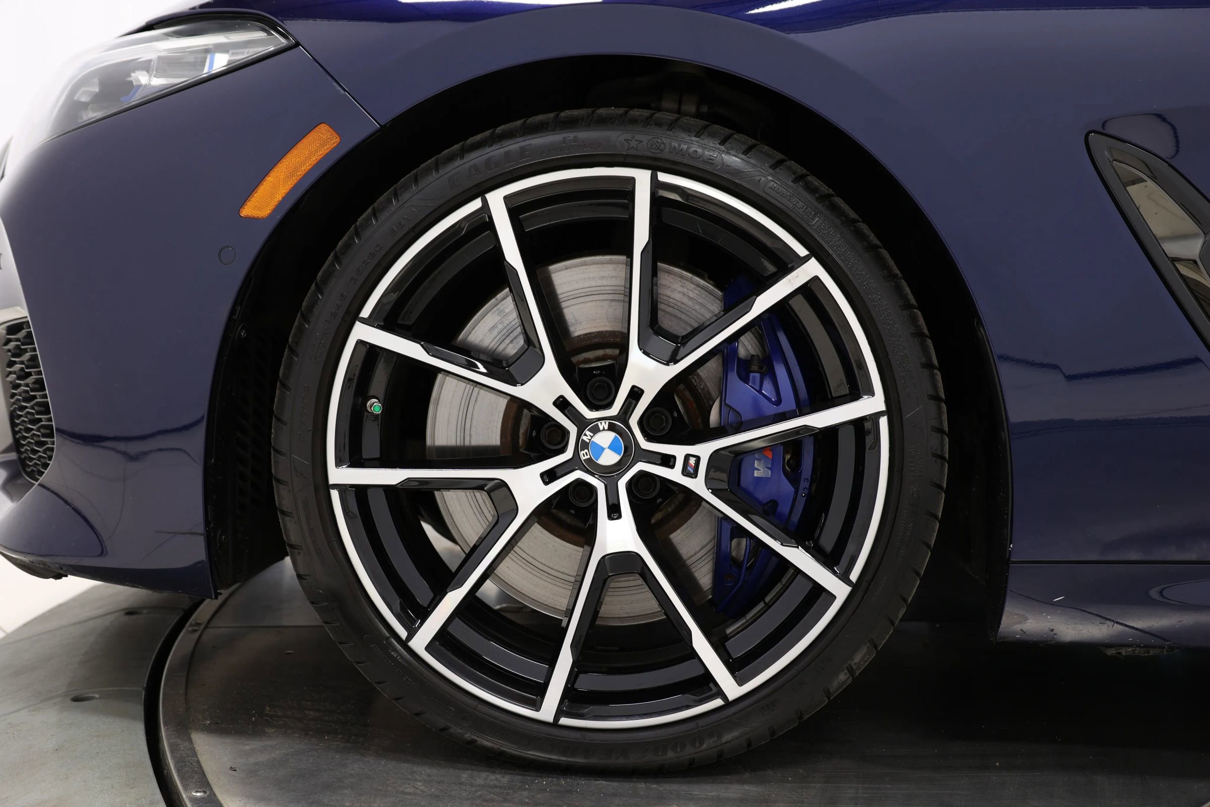 Used 2022 BMW M850i xDrive Convertible image 87