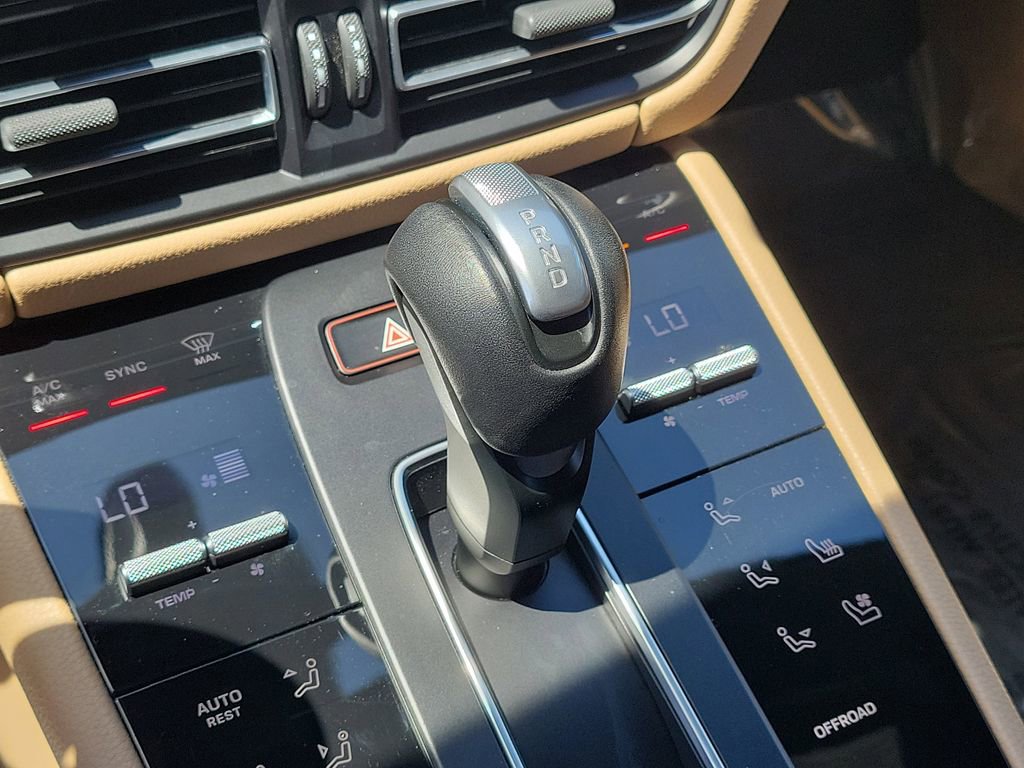 Certified 2022 Porsche Macan image 34