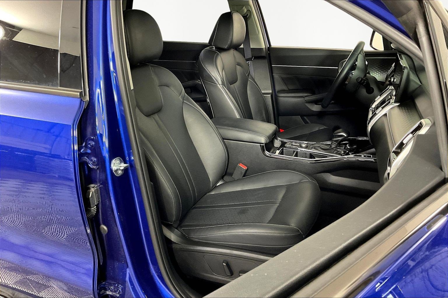 Certified 2023 Kia Sorento SX image 30