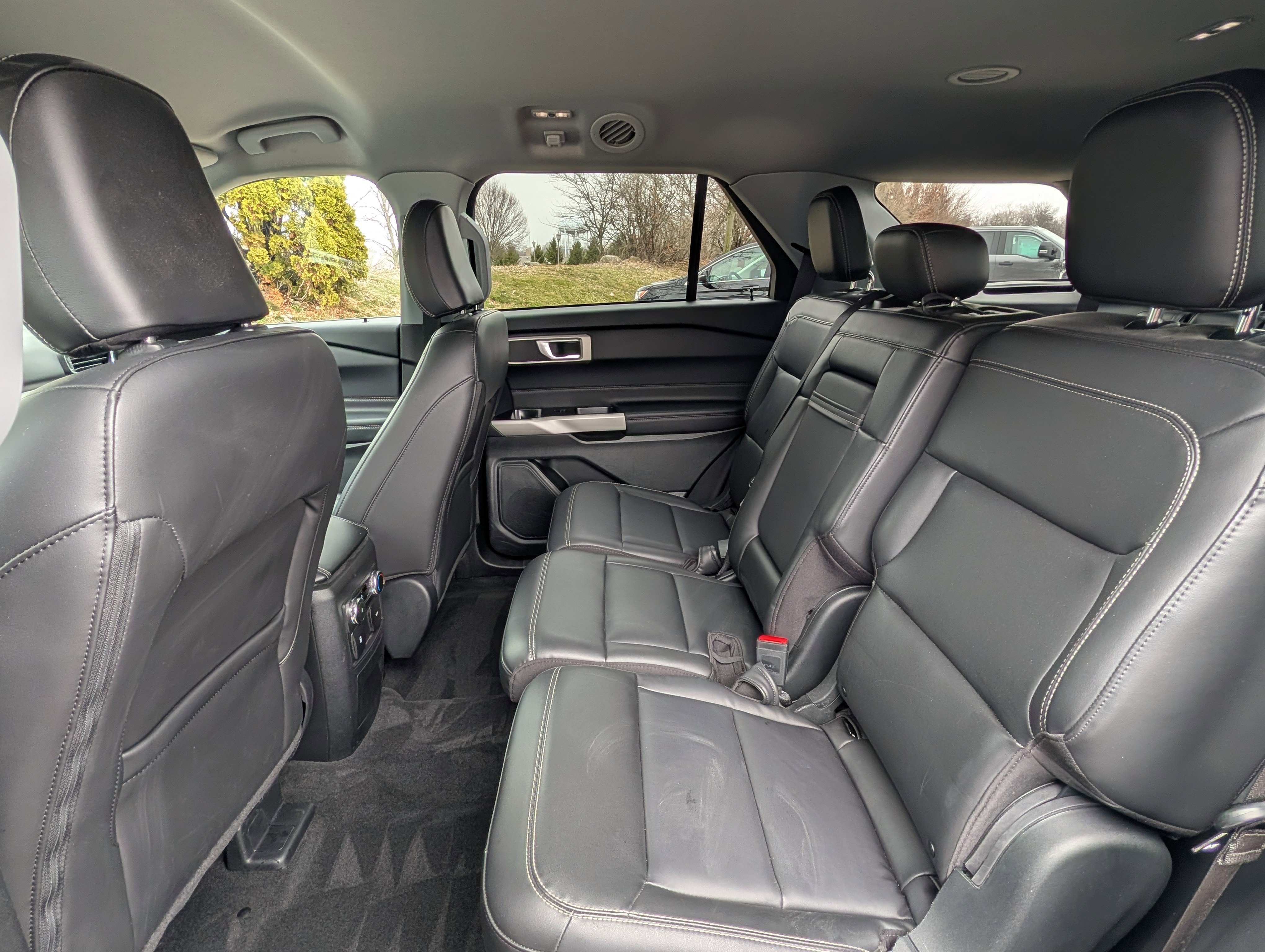 Used 2023 Ford Explorer XLT w/ Equipment Group 202A image 32