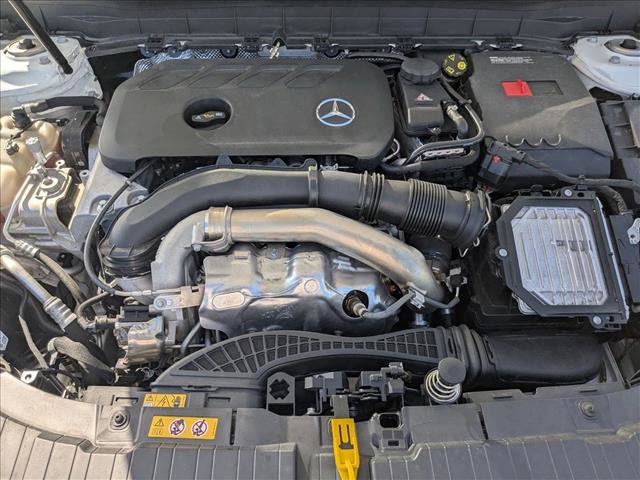 Used 2025 Mercedes-Benz GLB 250 image 23