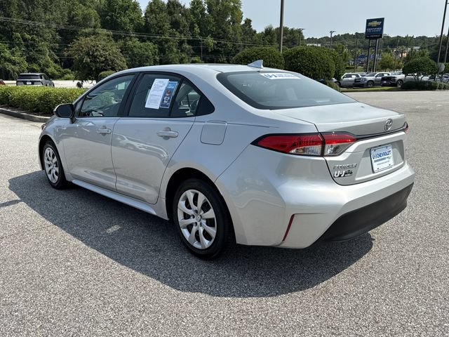 Used 2025 Toyota Corolla LE FWD image 5