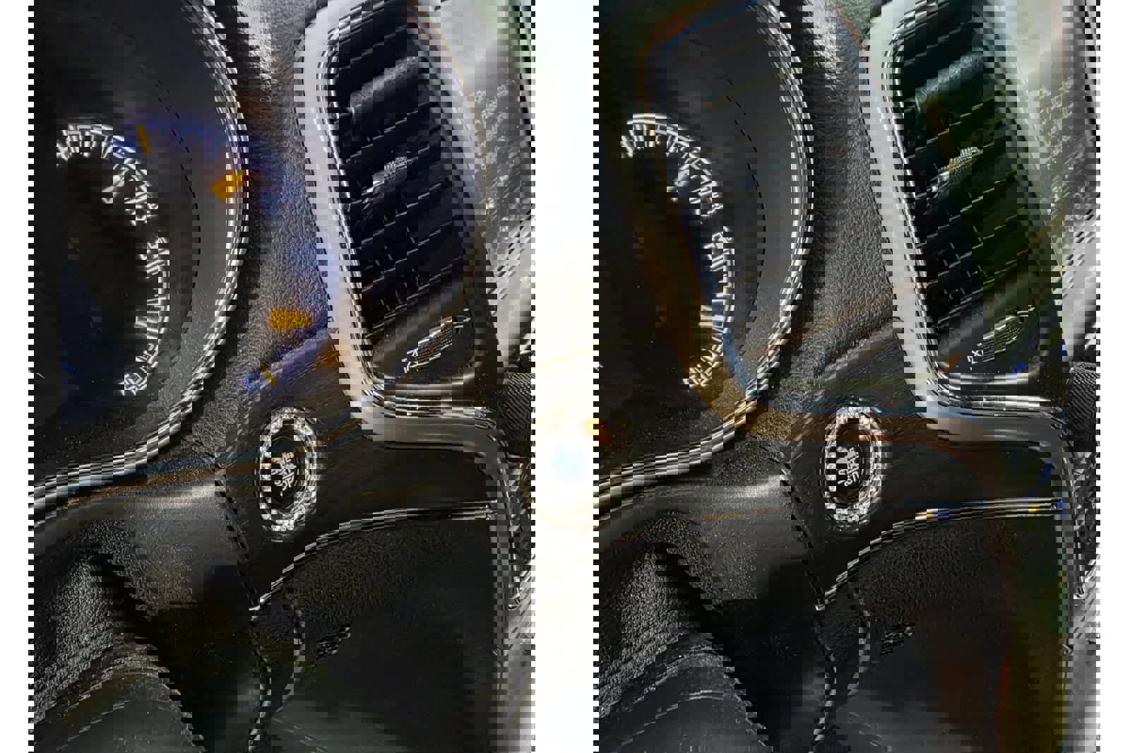 Used 2017 Jeep Grand Cherokee Limited image 29