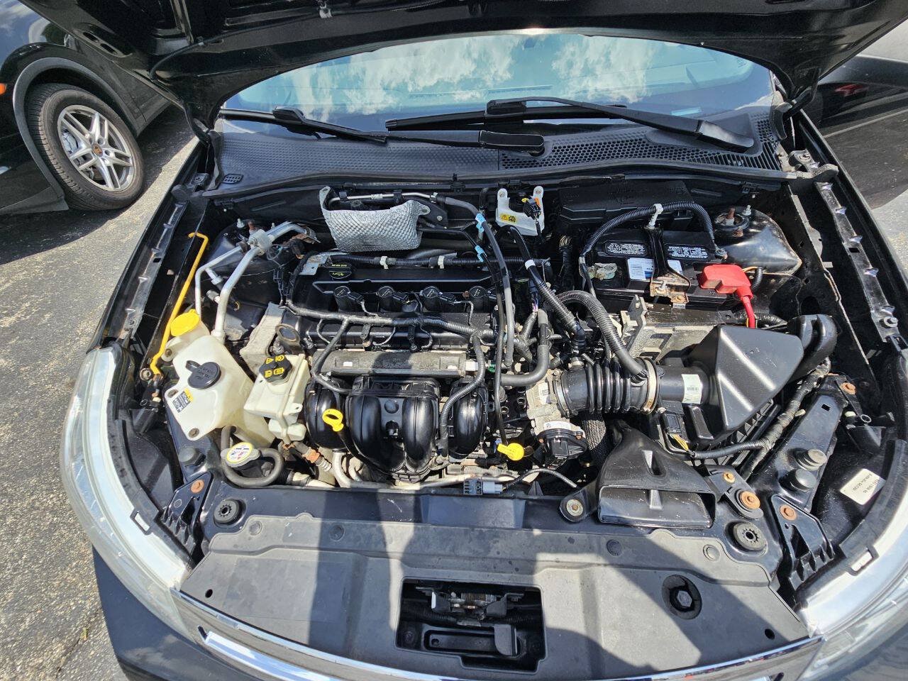 Used 2011 Ford Focus SE w/ 201A Rapid Spec Order Code FWD image 16
