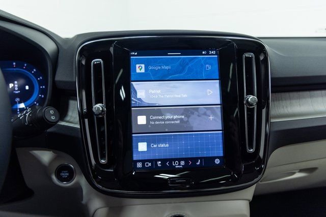 Used 2024 Volvo XC40 B5 Ultimate w/ Protection Package Premier image 23