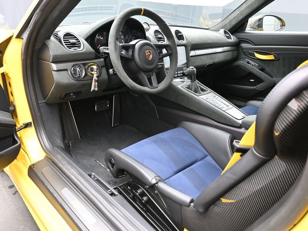 Certified 2024 Porsche 718 Cayman GT4 RS image 4