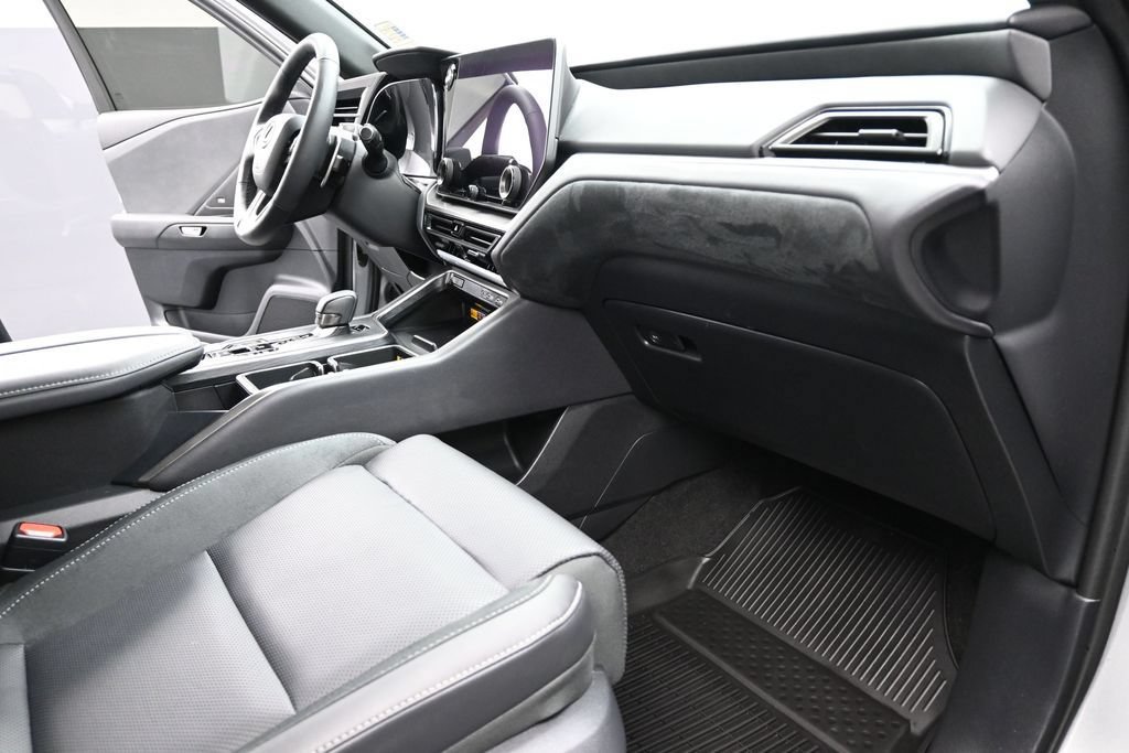 Used 2024 Lexus TX 550h AWD Plug-In Hybrid w/ Technology Package image 30