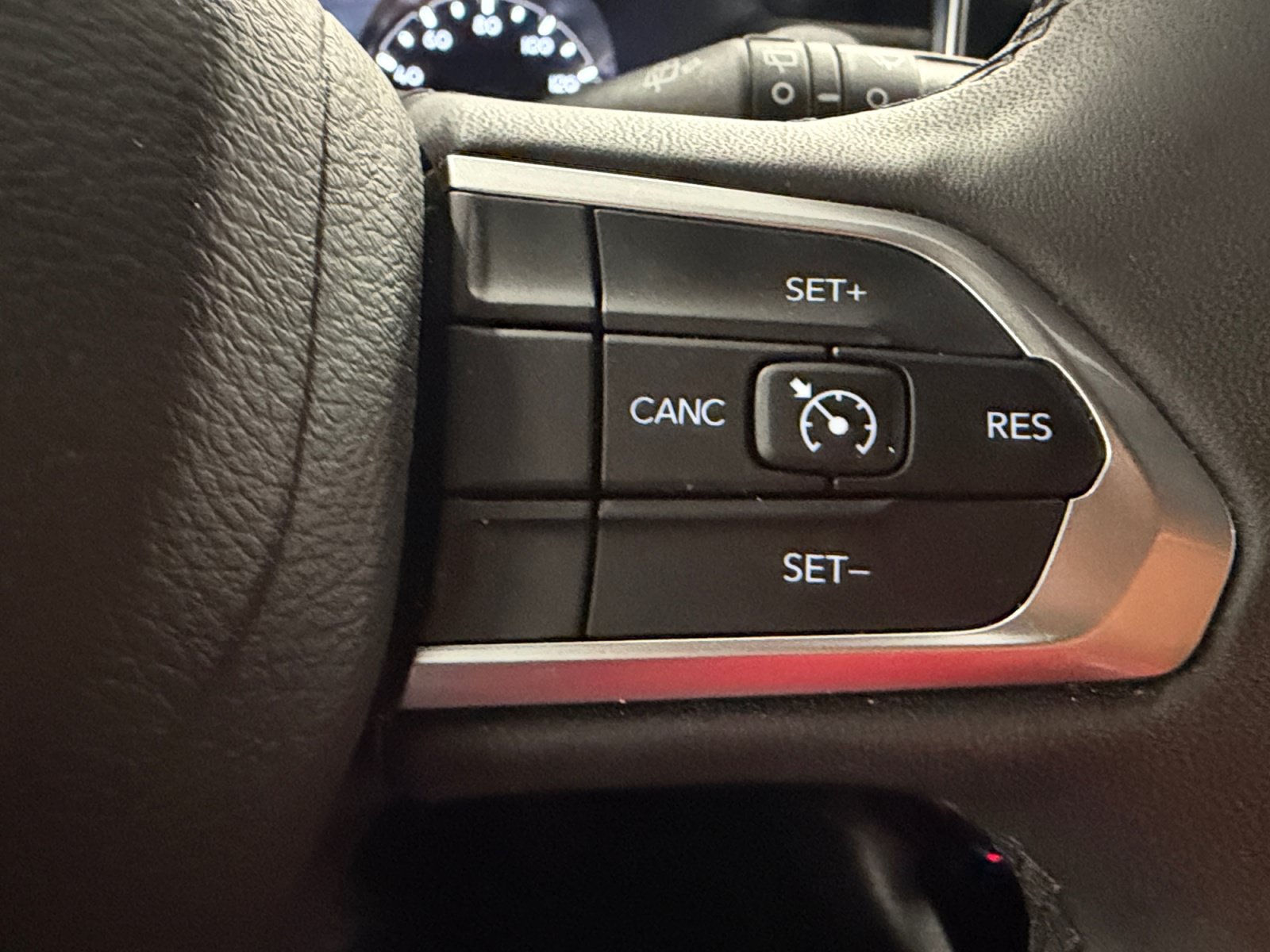 Used 2024 Jeep Compass Latitude AWD/4WD image 40