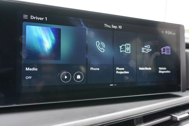 Used 2026 Hyundai Santa Fe SEL FWD image 23