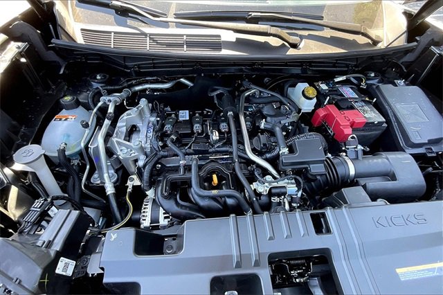 New 2025 Nissan Kicks SR image 11