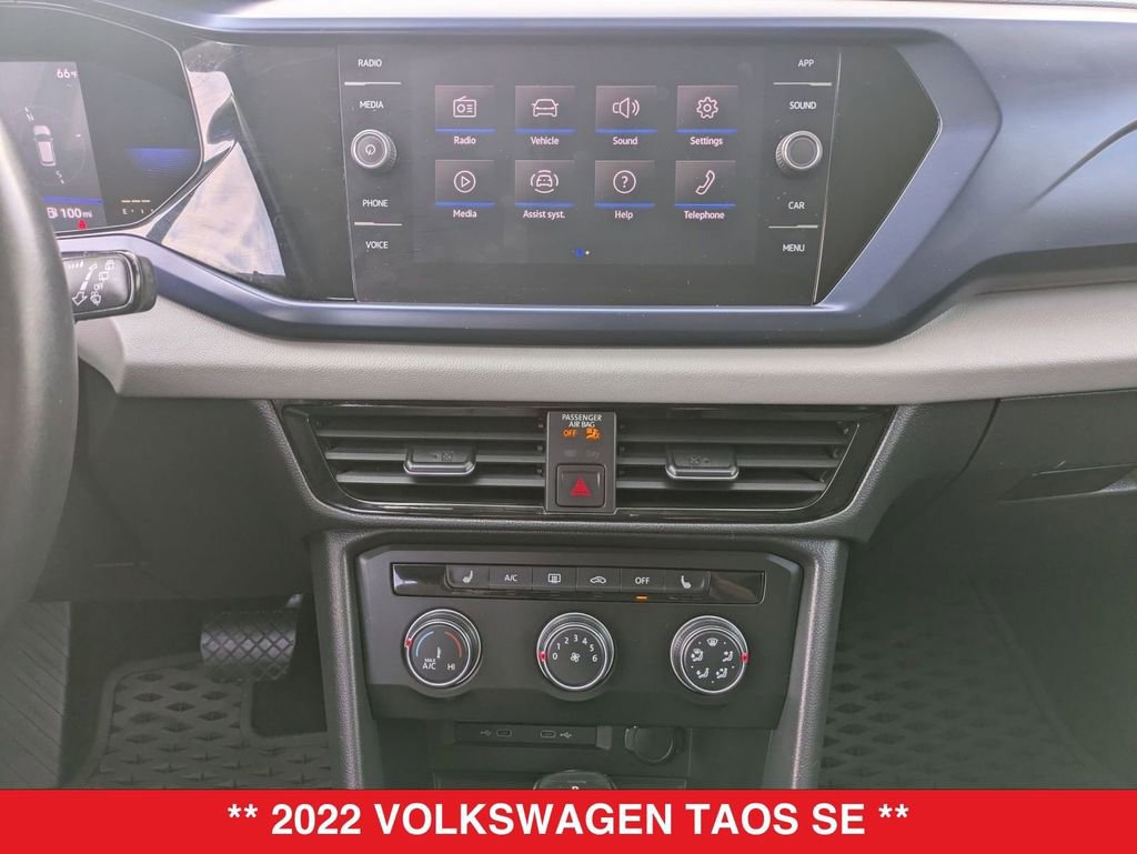 Used 2022 Volkswagen Taos SE image 33