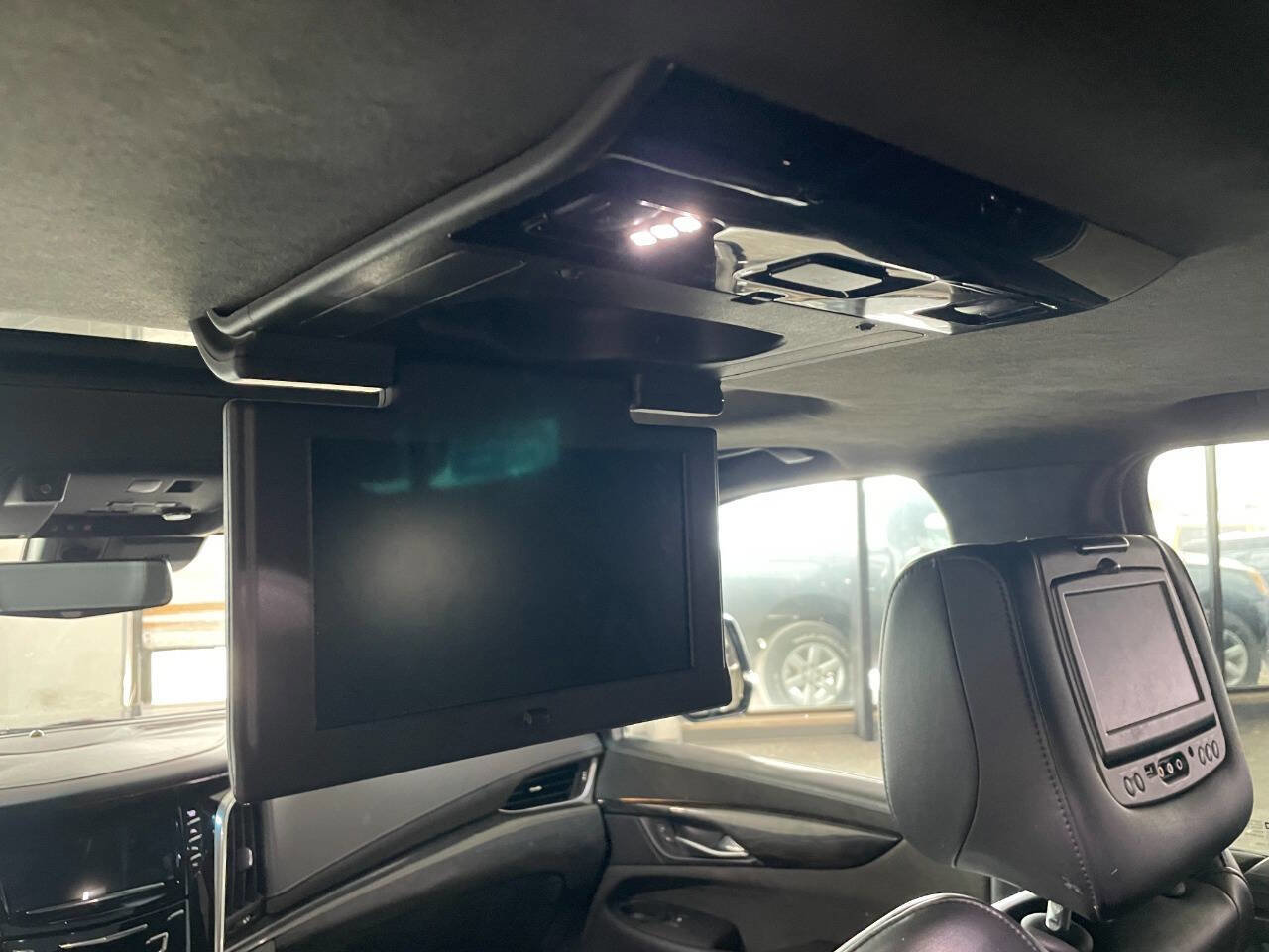 Used 2018 Cadillac Escalade ESV Platinum image 26