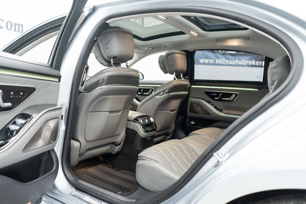 Used 2023 Mercedes-Benz S 580 4MATIC Sedan w/ AMG Line image 39