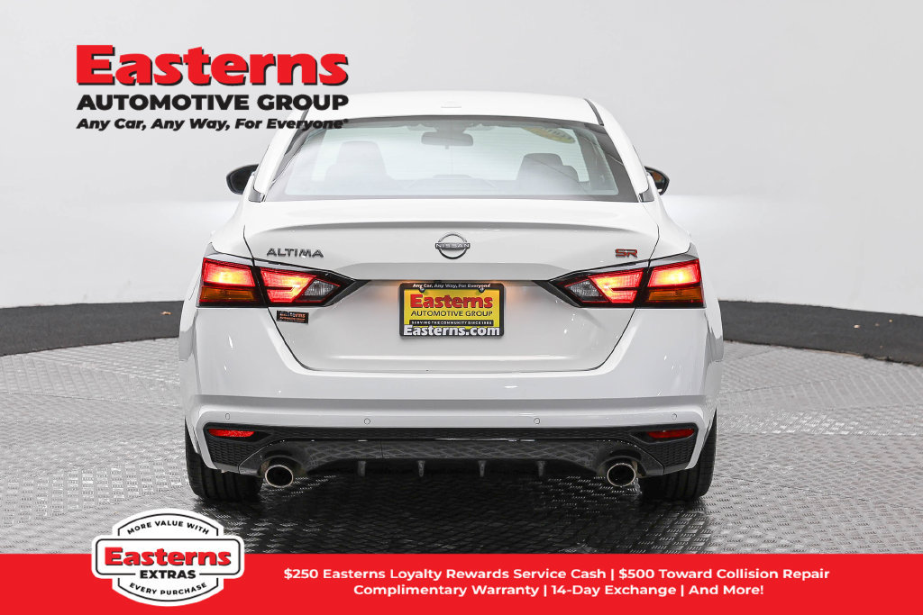 Used 2024 Nissan Altima 2.5 SR FWD image 7