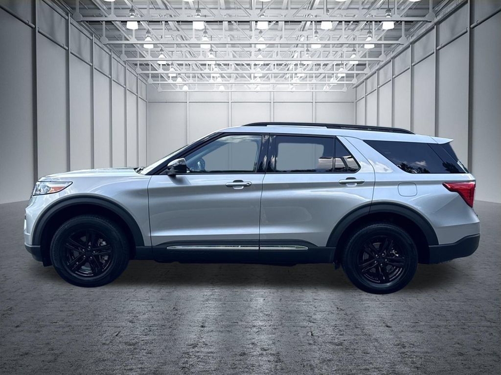 Used 2023 Ford Explorer XLT AWD/4WD image 4