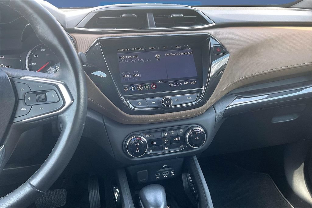 Used 2022 Chevrolet TrailBlazer ACTIV w/ Technology Package FWD image 9