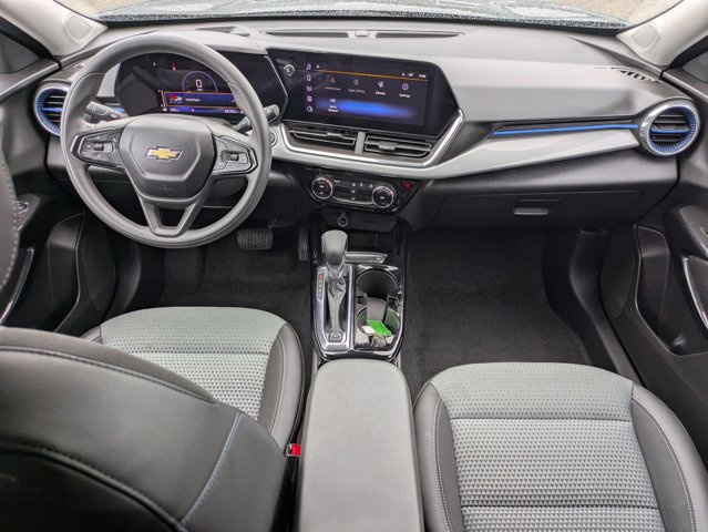 Used 2025 Chevrolet Trax LT image 22