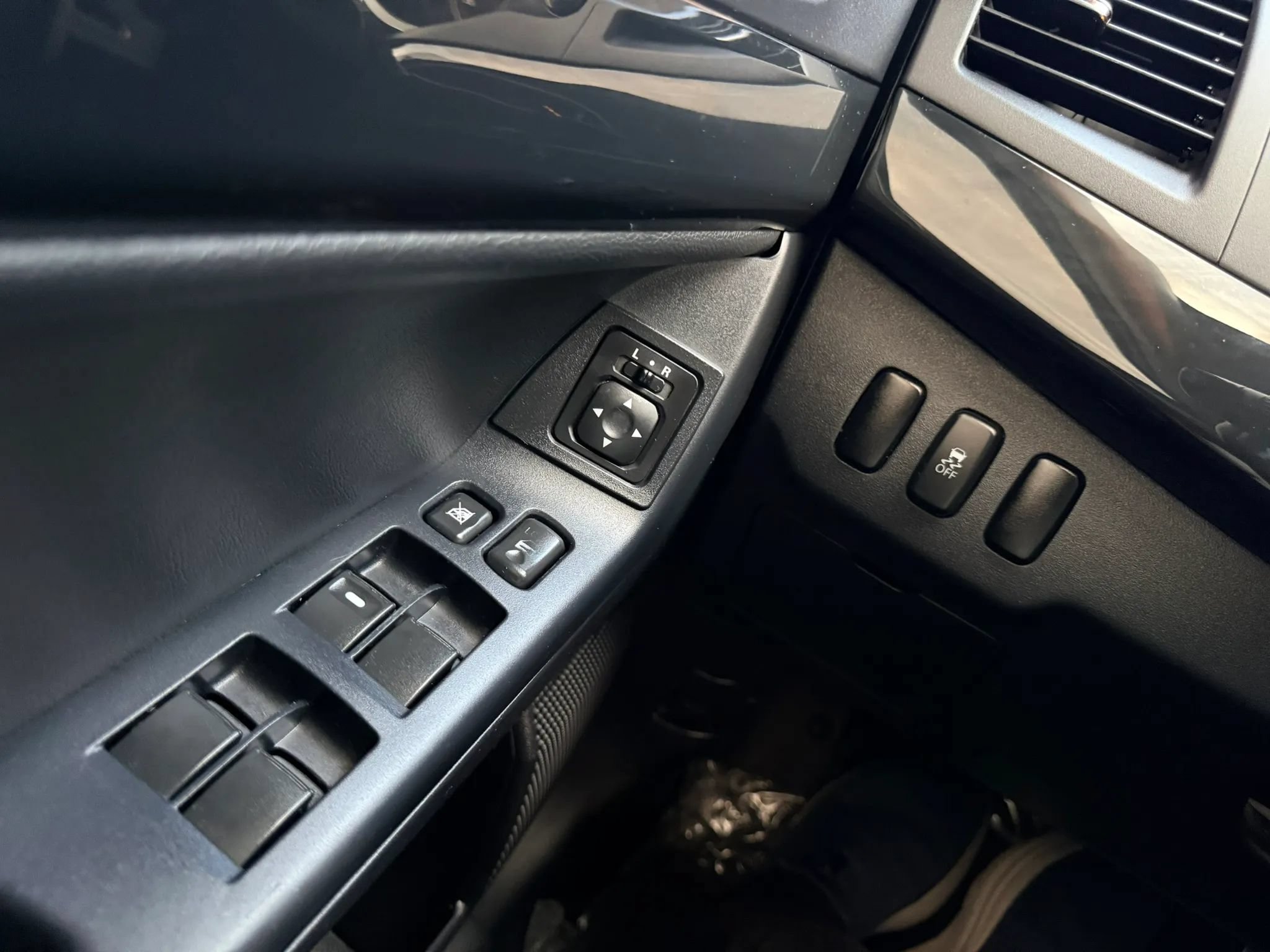 Used 2014 Mitsubishi Lancer Ralliart AWD/4WD image 16