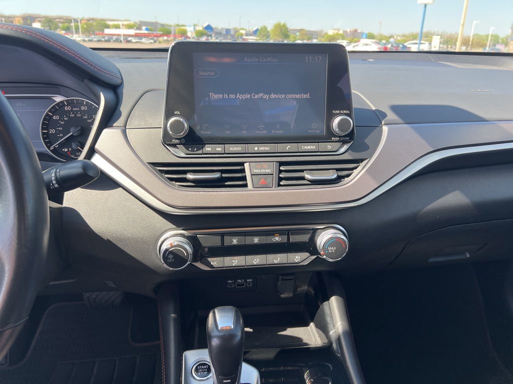 Used 2024 Nissan Altima 2.5 SR FWD image 14