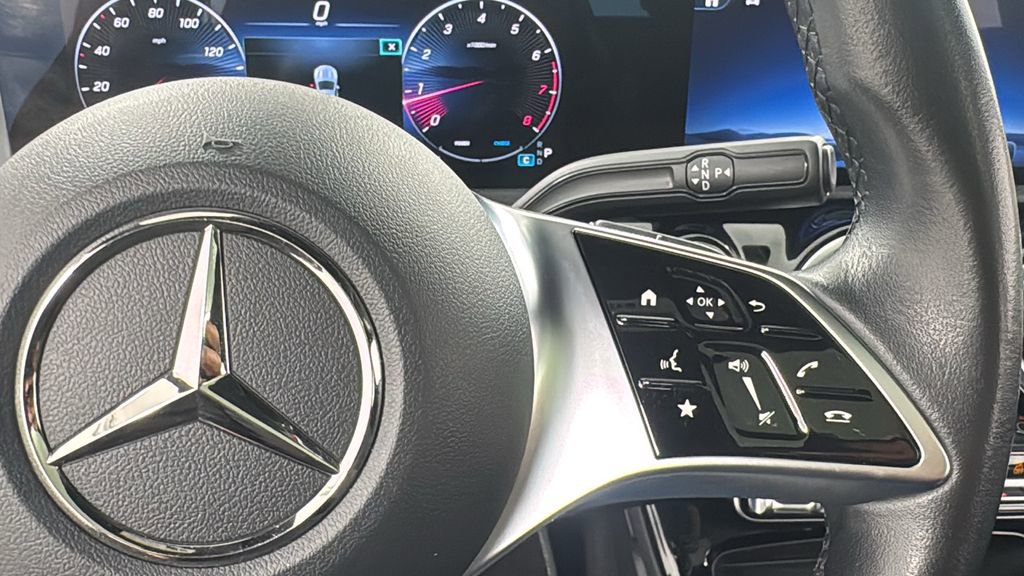 Used 2025 Mercedes-Benz CLA 250 4MATIC image 22