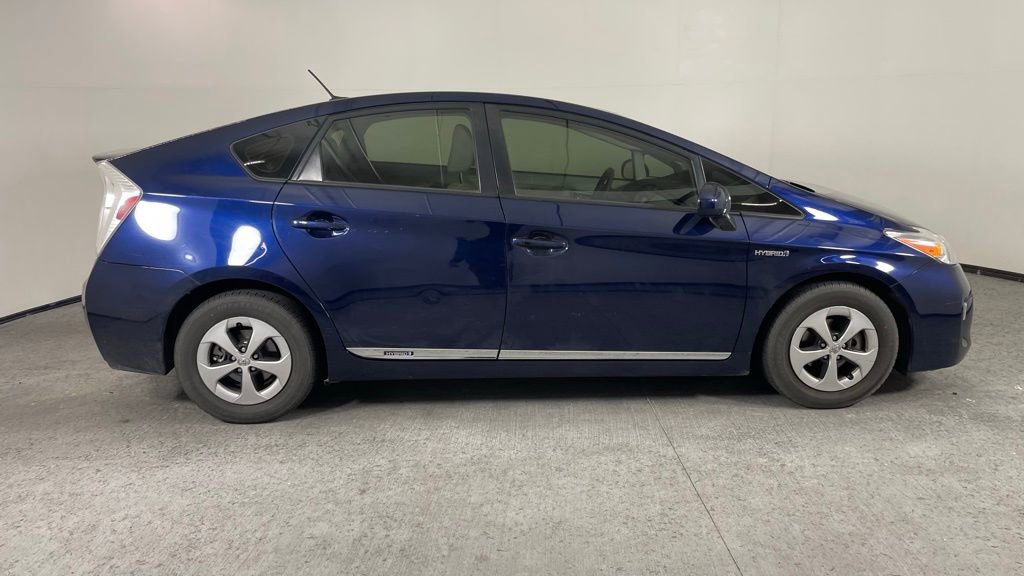 Used 2013 Toyota Prius Three w/ Preferred Accessory Pkg image 2