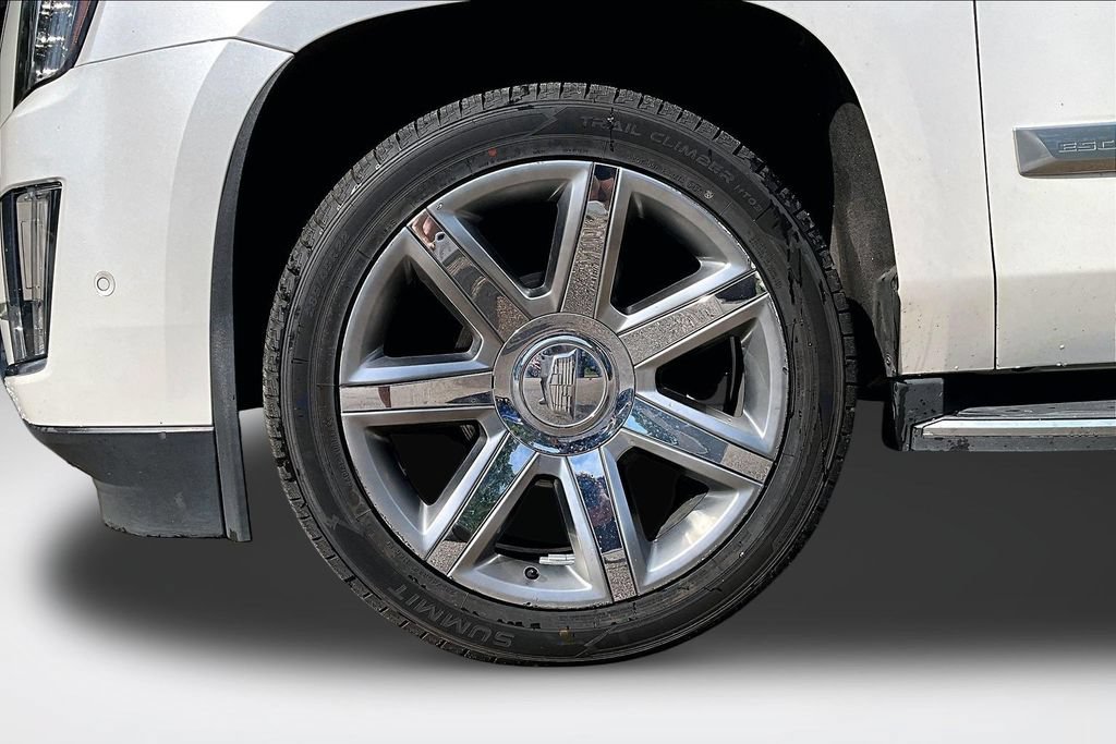 Used 2017 Cadillac Escalade ESV Luxury AWD/4WD image 35