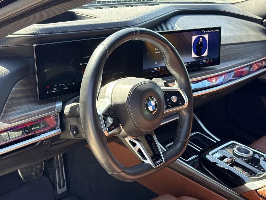 Used 2023 BMW 740i w/ Parking Assistance Package image 9