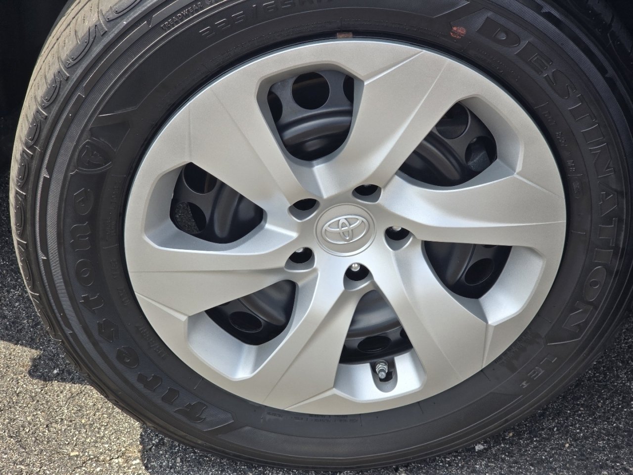 Certified 2023 Toyota RAV4 LE AWD/4WD image 6