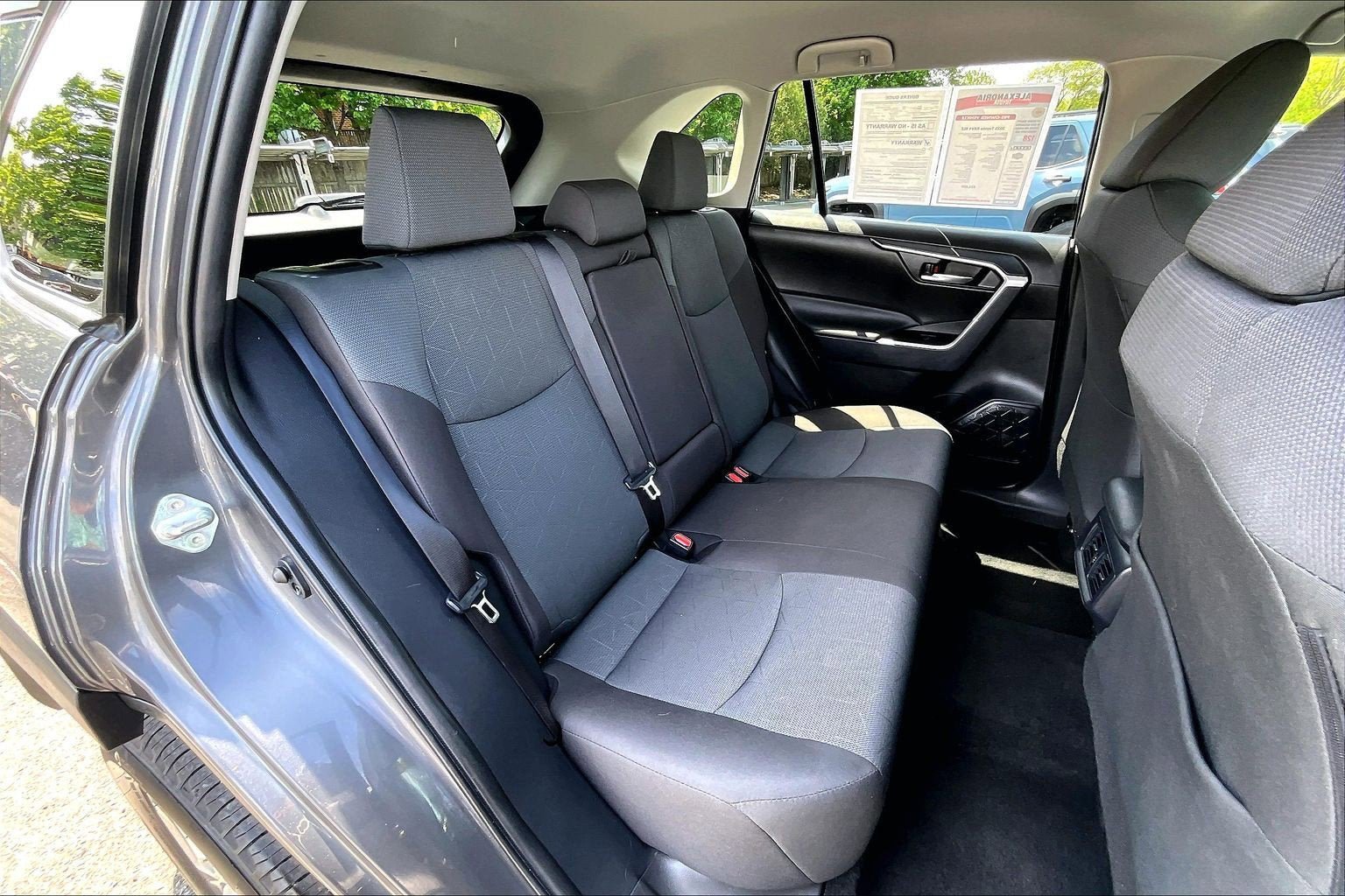 Used 2025 Toyota RAV4 XLE AWD/4WD image 25