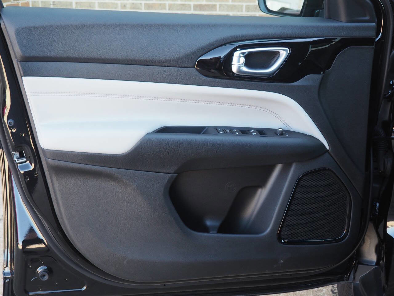 New 2025 Jeep Compass Limited image 10