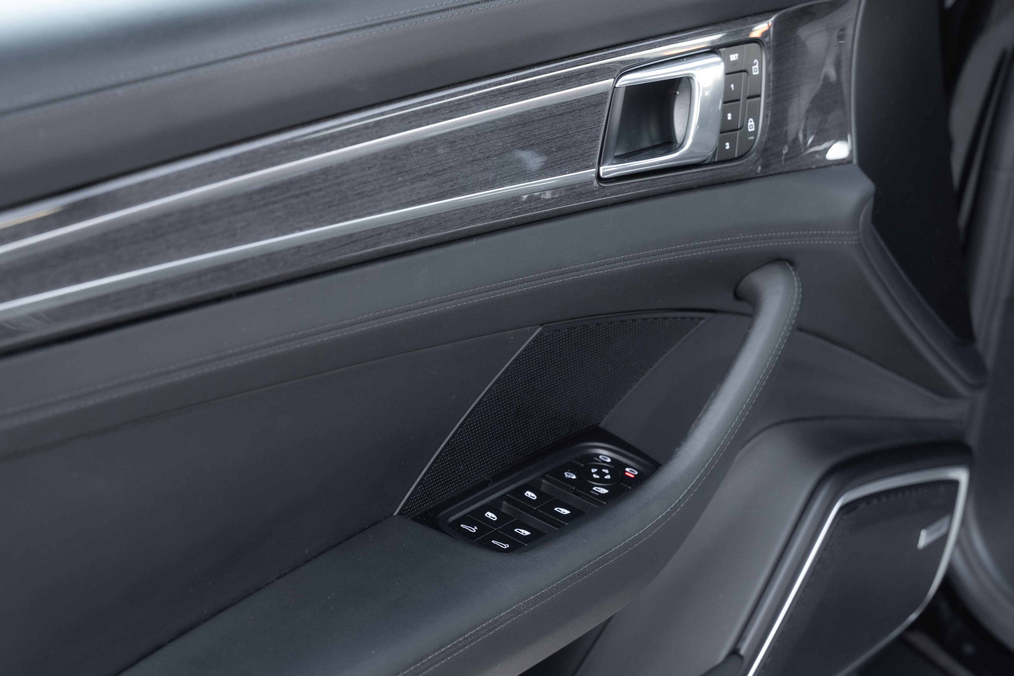 Used 2023 Porsche Panamera 4 image 22